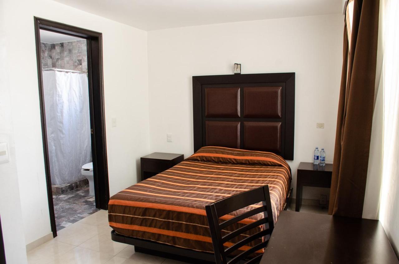 Hotel O Puente San Juan del Río Екстериор снимка