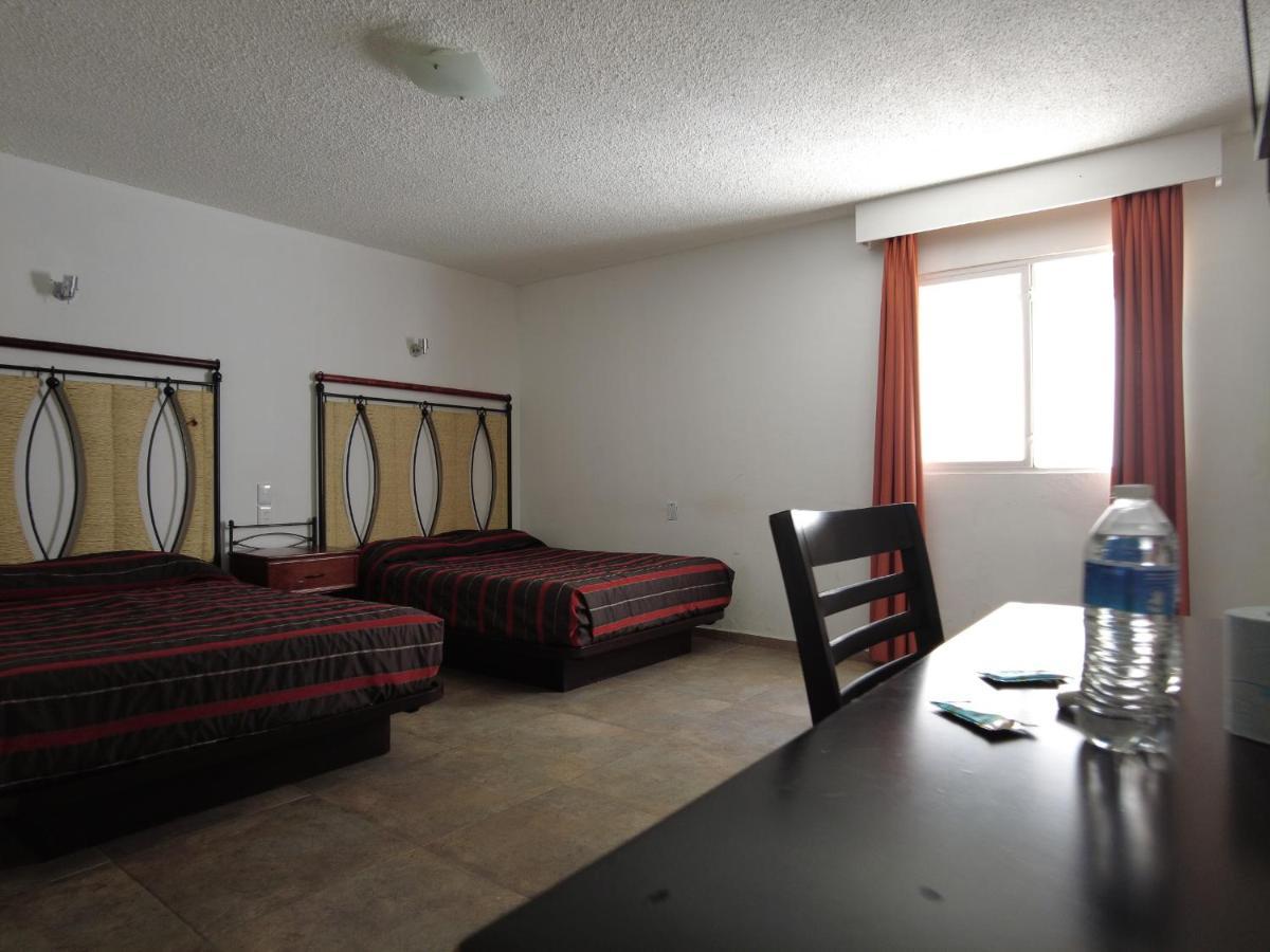 Hotel O Puente San Juan del Río Екстериор снимка