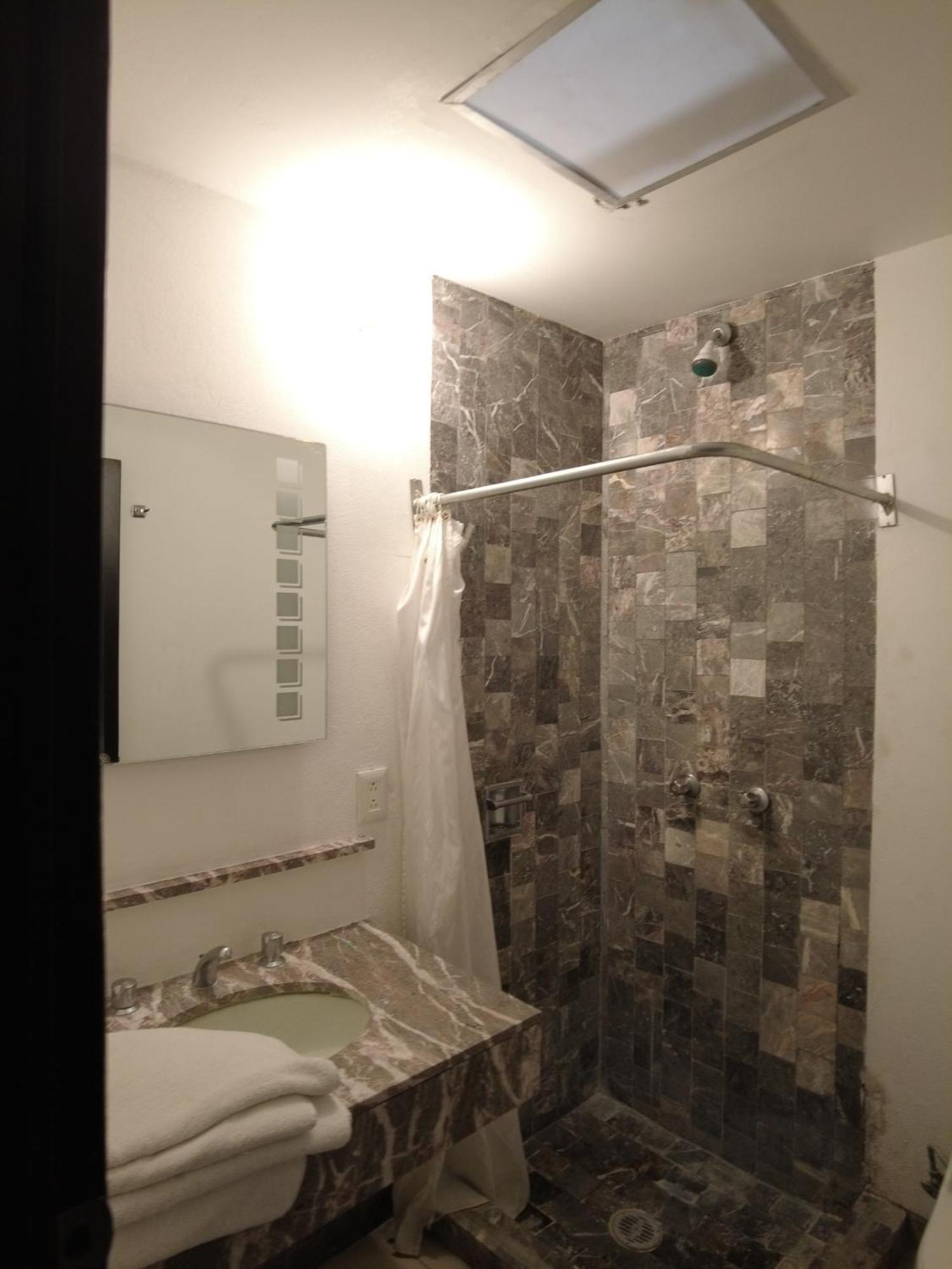 Hotel O Puente San Juan del Río Екстериор снимка