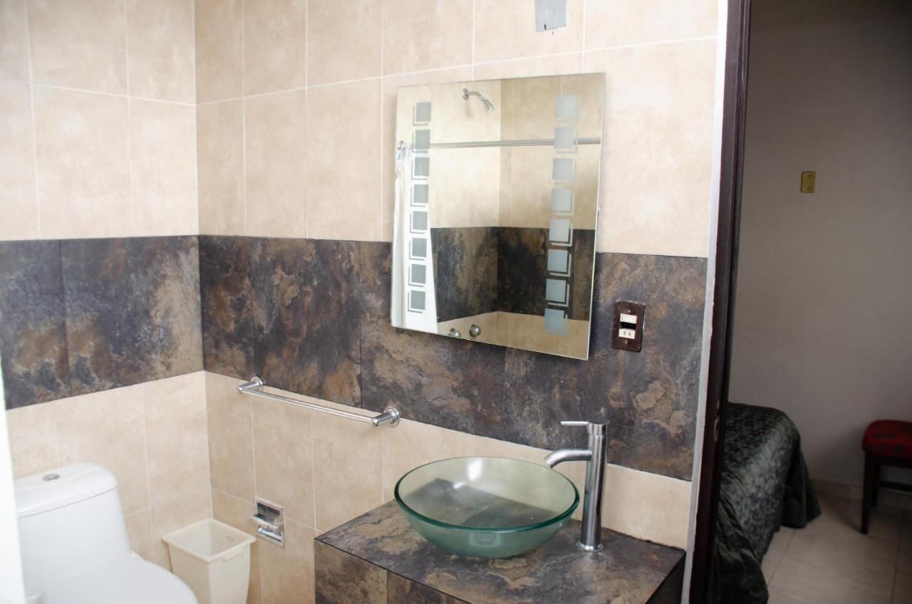 Hotel O Puente San Juan del Río Екстериор снимка